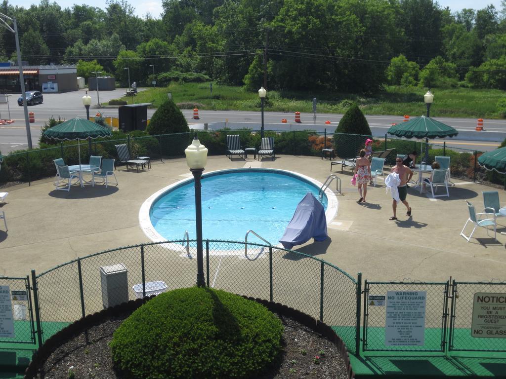 Ballston Spa Roosevelt Inn & Suites Saratoga Springs מראה חיצוני תמונה