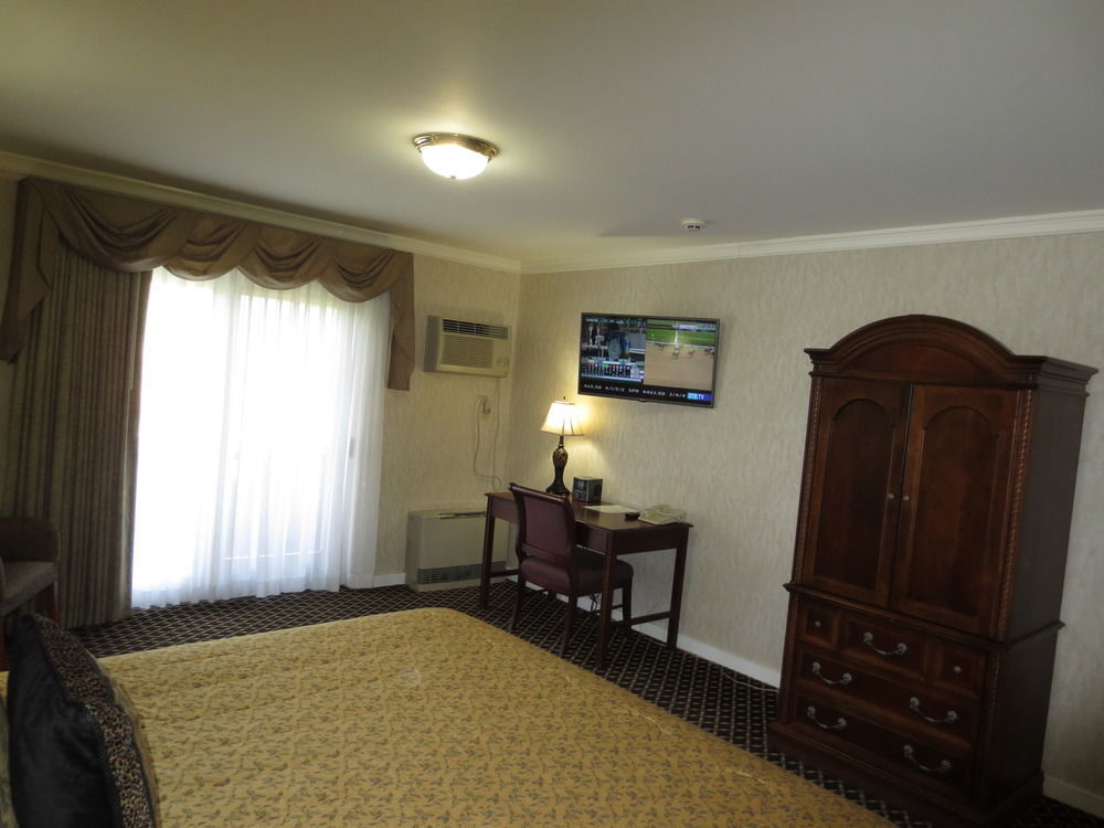 Ballston Spa Roosevelt Inn & Suites Saratoga Springs מראה חיצוני תמונה