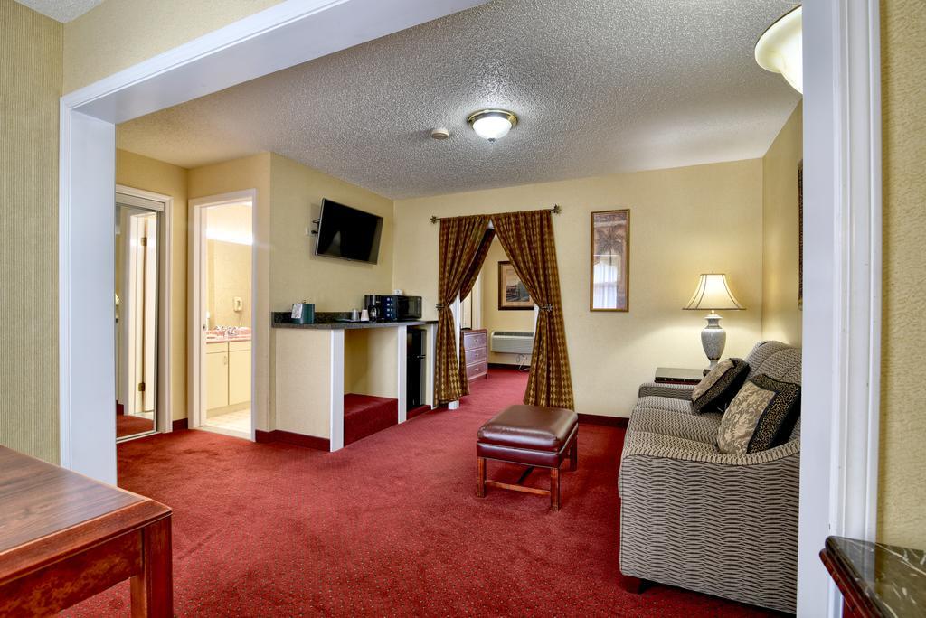 Ballston Spa Roosevelt Inn & Suites Saratoga Springs מראה חיצוני תמונה