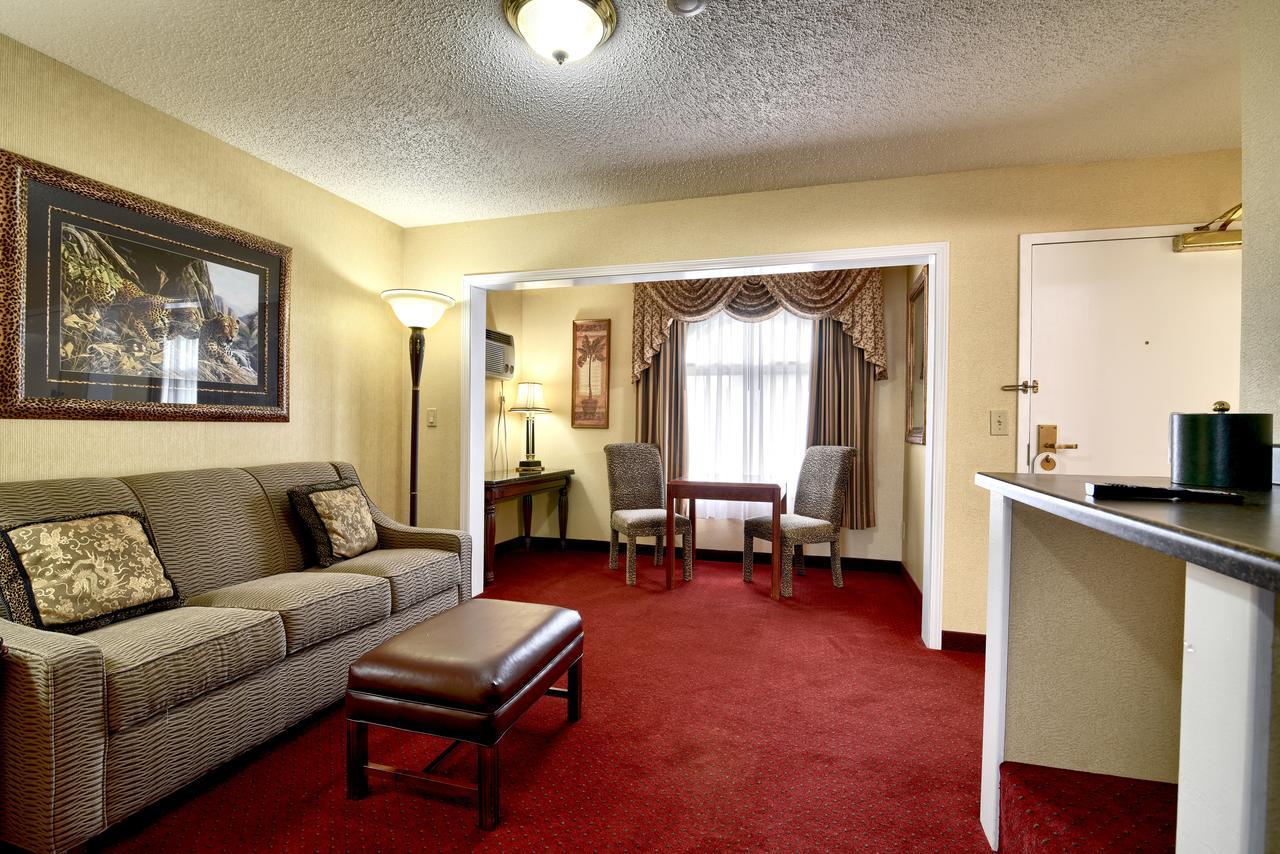 Ballston Spa Roosevelt Inn & Suites Saratoga Springs מראה חיצוני תמונה