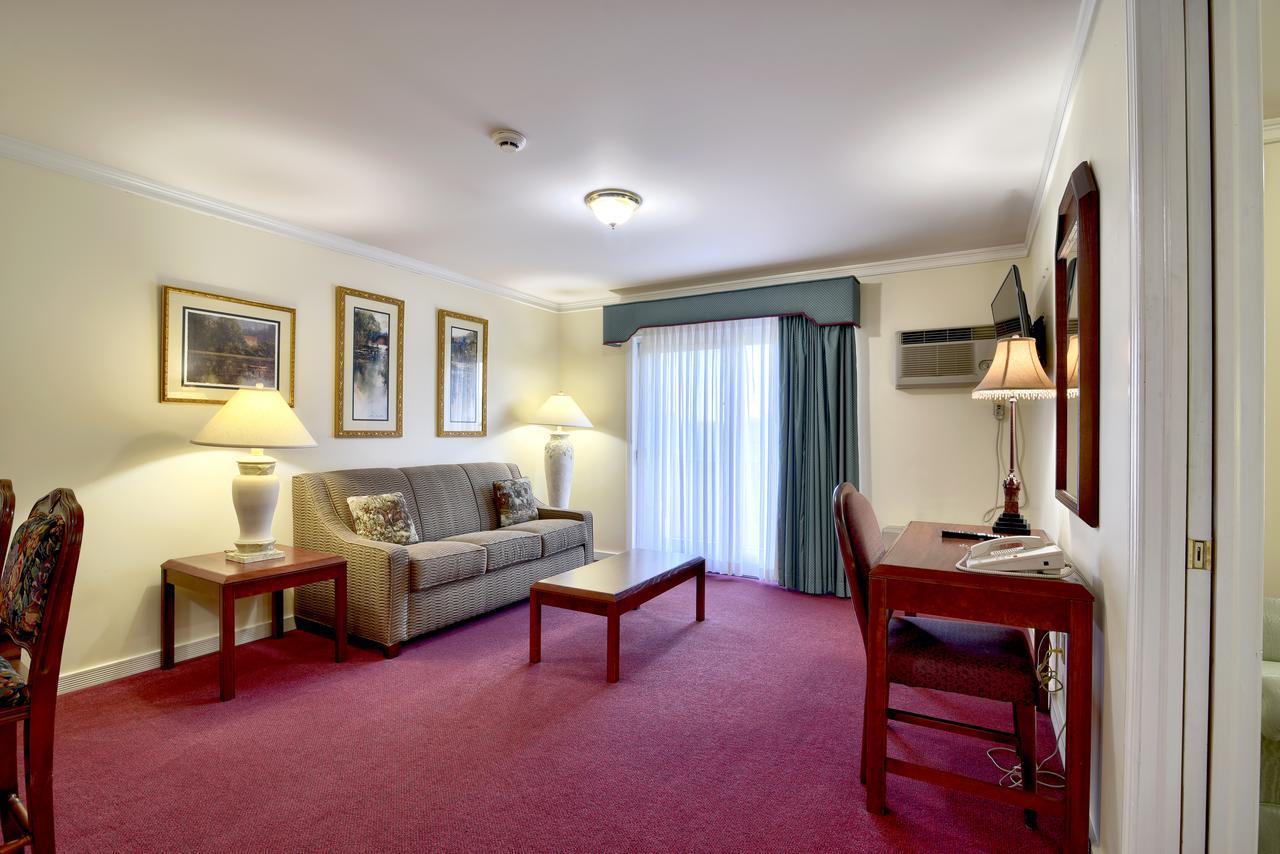 Ballston Spa Roosevelt Inn & Suites Saratoga Springs מראה חיצוני תמונה